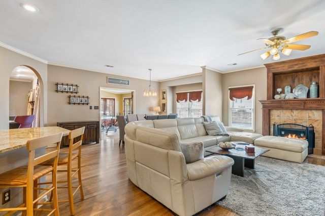 1499 BARTON CREEK DR, Collierville, TN 38017