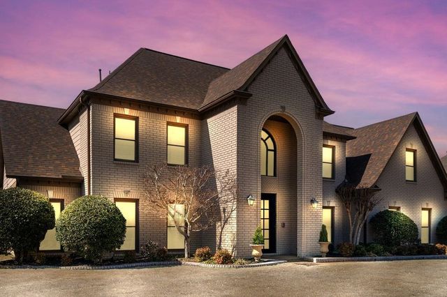 1499 BARTON CREEK DR, Collierville, TN 38017