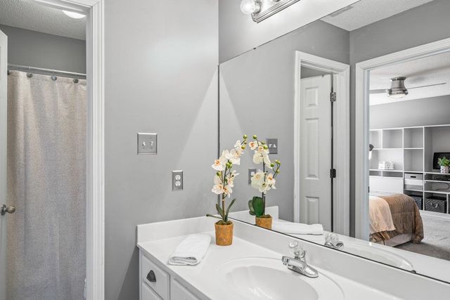 1499 BARTON CREEK DR, Collierville, TN 38017