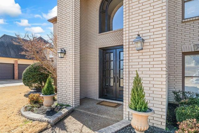 1499 BARTON CREEK DR, Collierville, TN 38017