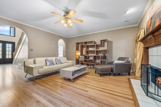 1499 BARTON CREEK DR, Collierville, TN 38017