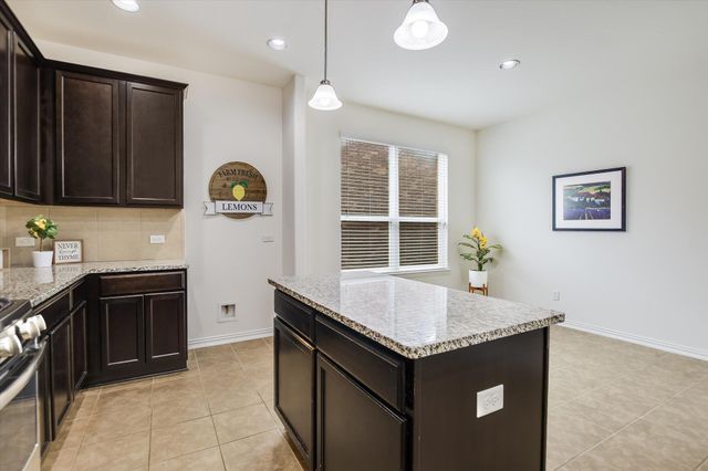 115 Mollie DR, Hutto, TX 78634