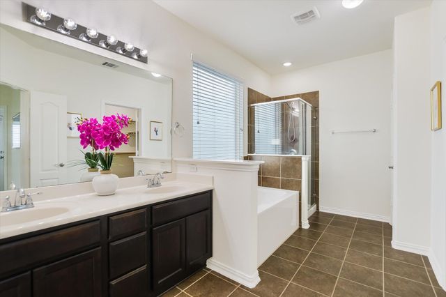 115 Mollie DR, Hutto, TX 78634