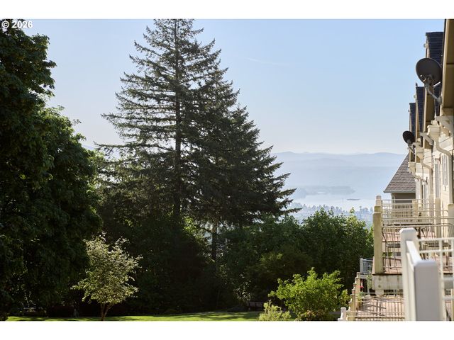 2120 Nw FARGO Loop, Camas, WA 98607