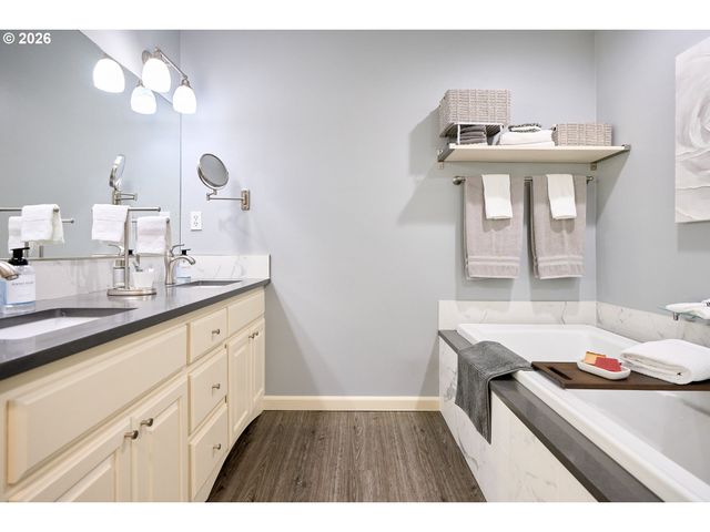 2120 Nw FARGO Loop, Camas, WA 98607