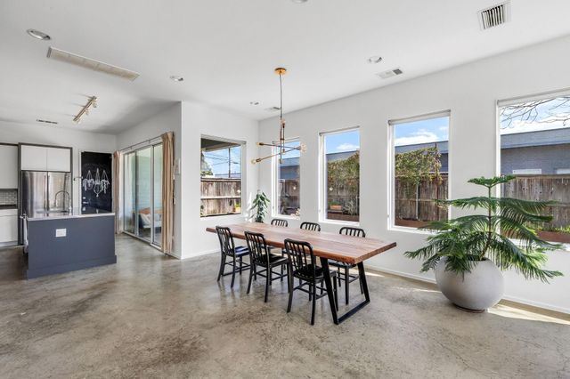 900 Brentwood ST B, Austin, TX 78757