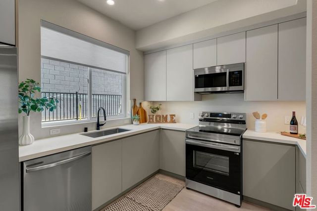 117 W Plymouth, Inglewood, CA 90302