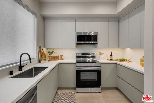 117 W Plymouth, Inglewood, CA 90302
