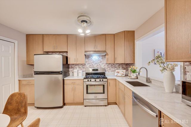 12 Springwood Court, South Brunswick, NJ 08540