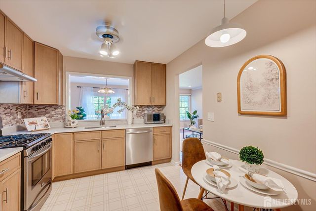 12 Springwood Court, South Brunswick, NJ 08540