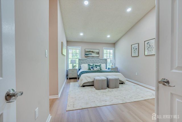 12 Springwood Court, South Brunswick, NJ 08540