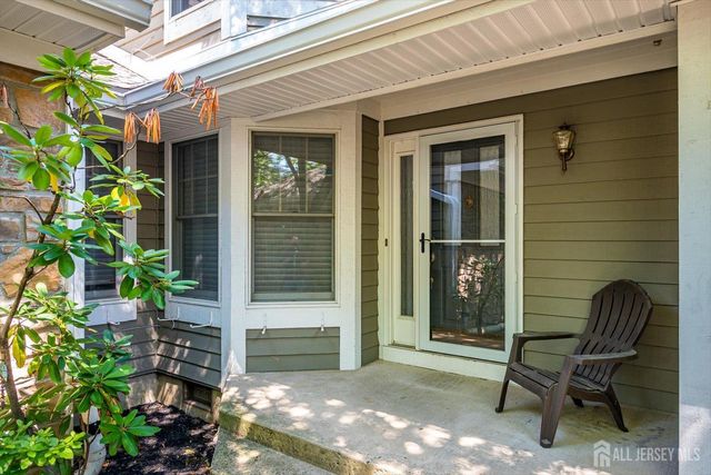 12 Springwood Court, South Brunswick, NJ 08540