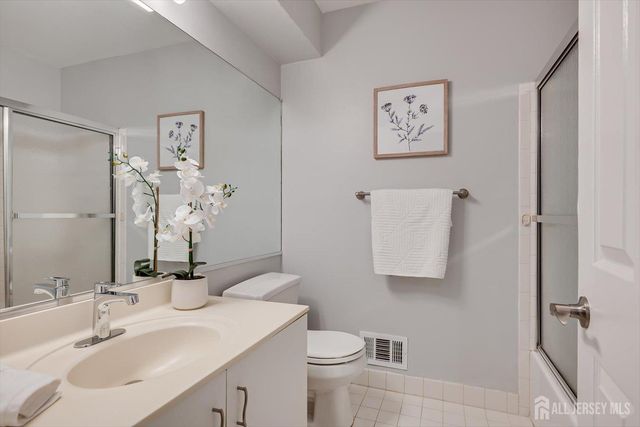 12 Springwood Court, South Brunswick, NJ 08540