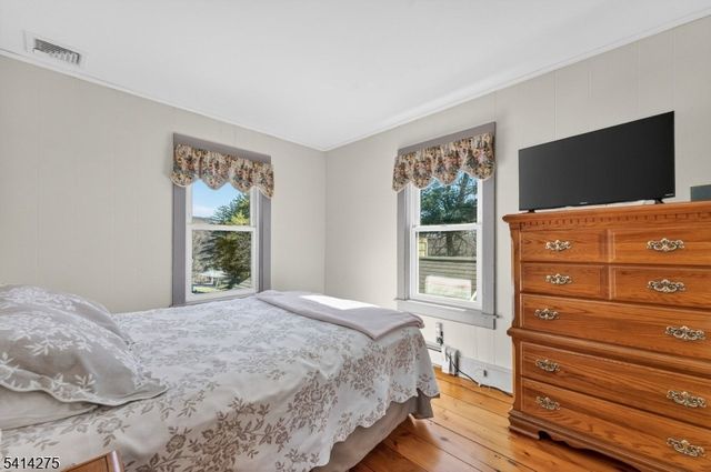 1 Seal St, High Bridge Boro, NJ 08829