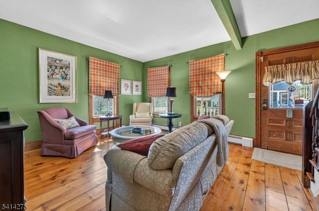 1 Seal St, High Bridge Boro, NJ 08829