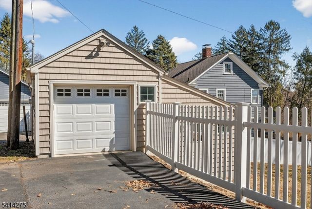 1 Seal St, High Bridge Boro, NJ 08829