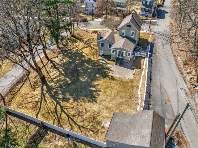 1 Seal St, High Bridge Boro, NJ 08829