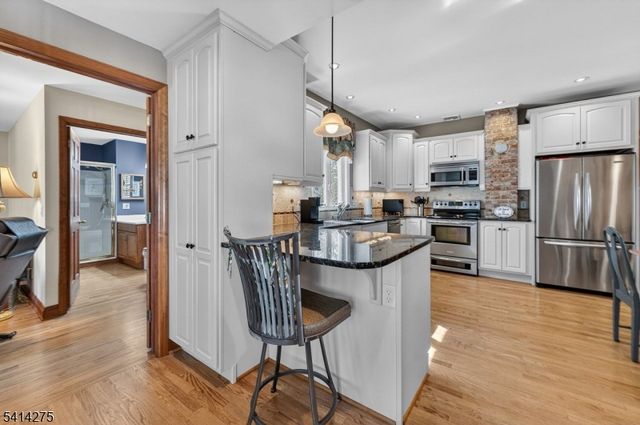 1 Seal St, High Bridge Boro, NJ 08829