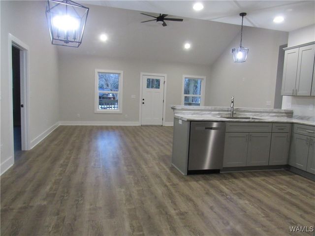 8420 Argonne Forest, Duncanville, AL 35456