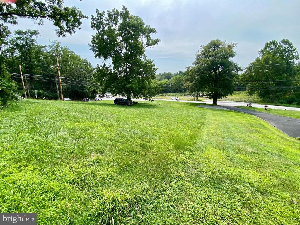 1101 MANOR RD, Coatesville, PA 19320