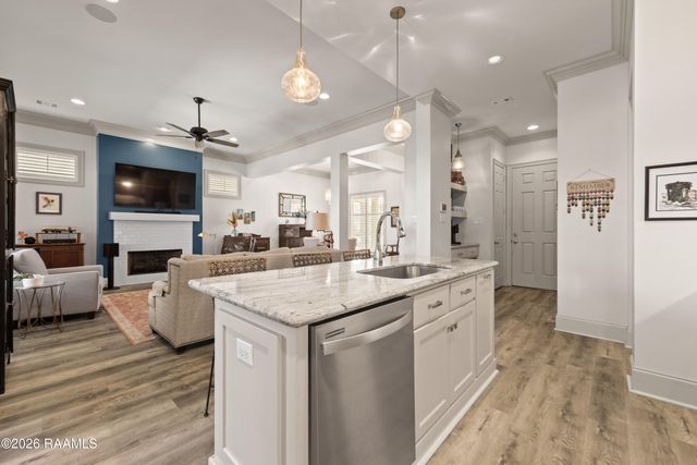 404 Habitat Ridge Drive, Broussard, LA 70518