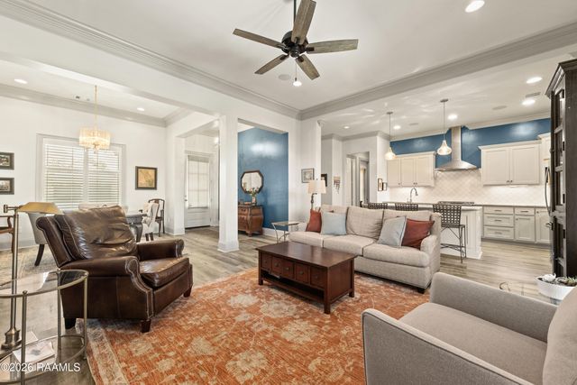 404 Habitat Ridge Drive, Broussard, LA 70518