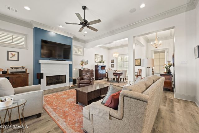 404 Habitat Ridge Drive, Broussard, LA 70518