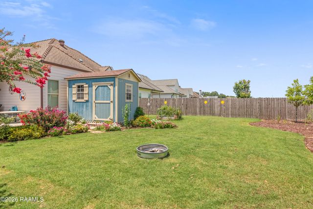 404 Habitat Ridge Drive, Broussard, LA 70518