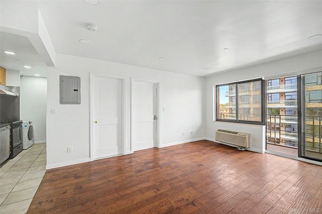 3138 137th Street 7B, Flushing, NY 11354