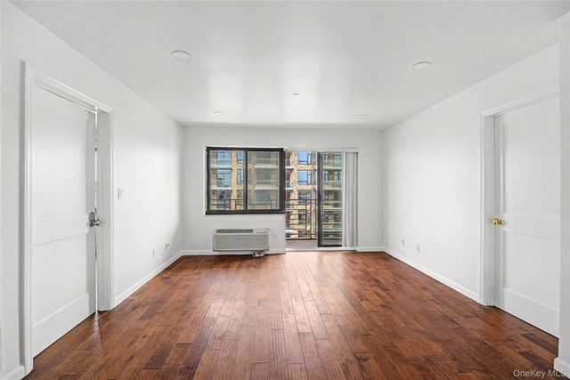 3138 137th Street 7B, Flushing, NY 11354