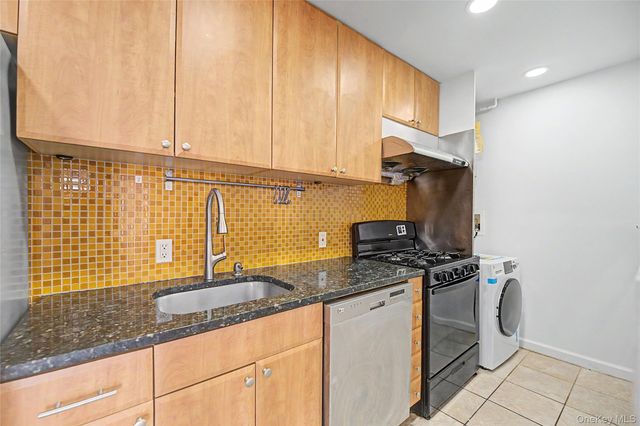 3138 137th Street 7B, Flushing, NY 11354
