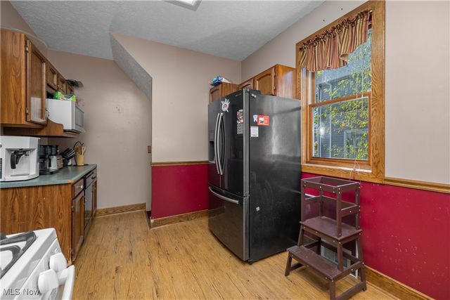 152 Eastern Heights Boulevard, Elyria, OH 44035