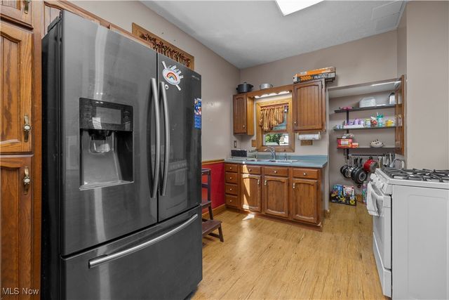 152 Eastern Heights Boulevard, Elyria, OH 44035