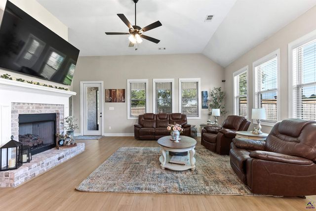403 Cannon Point Drive, Bonaire, GA 31005