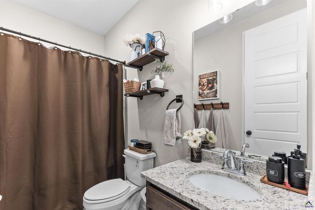403 Cannon Point Drive, Bonaire, GA 31005