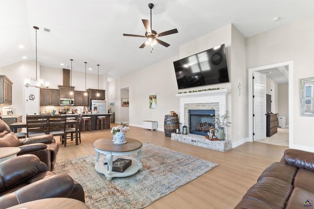 403 Cannon Point Drive, Bonaire, GA 31005
