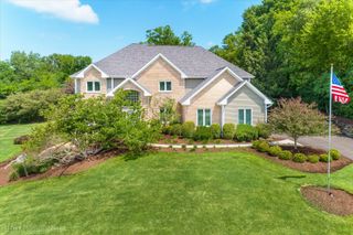 245 Hidden Pond Lane, North Barrington, IL 60010