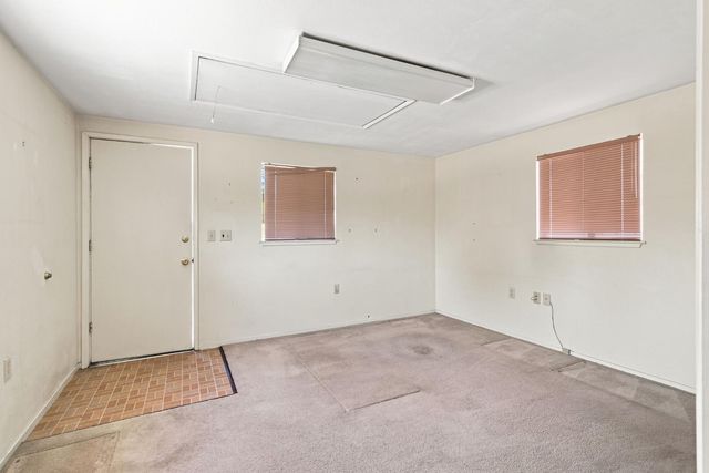 2439 W De Ovan Ave, Stockton, CA 95204