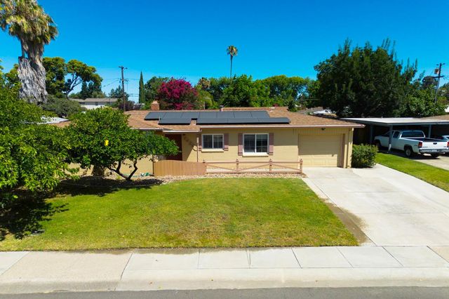 2439 W De Ovan Ave, Stockton, CA 95204
