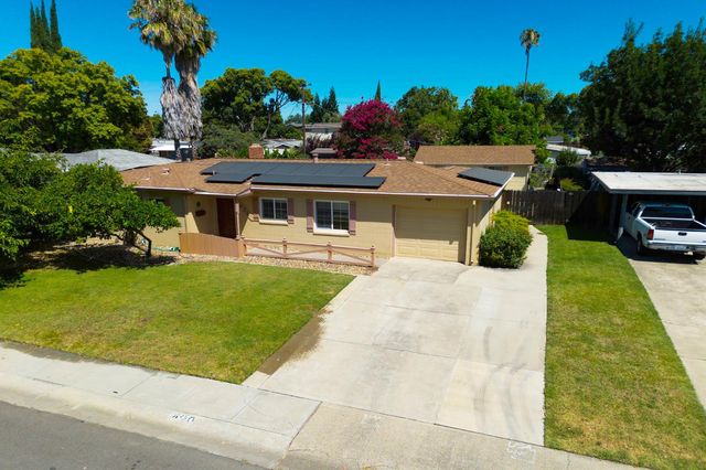 2439 W De Ovan Ave, Stockton, CA 95204