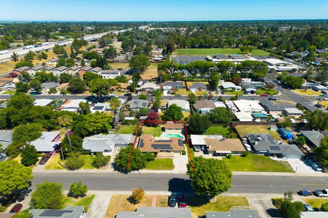 2439 W De Ovan Ave, Stockton, CA 95204