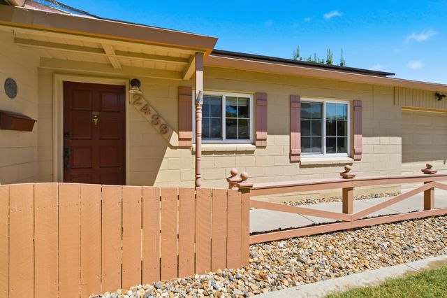 2439 W De Ovan Ave, Stockton, CA 95204