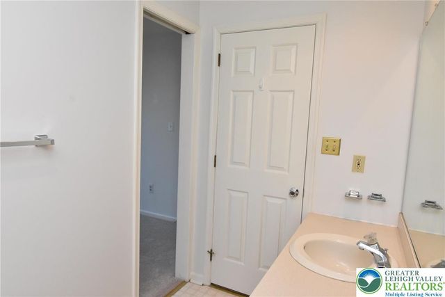 573 Ponds Edge Lane A4, Allentown City, PA 18104