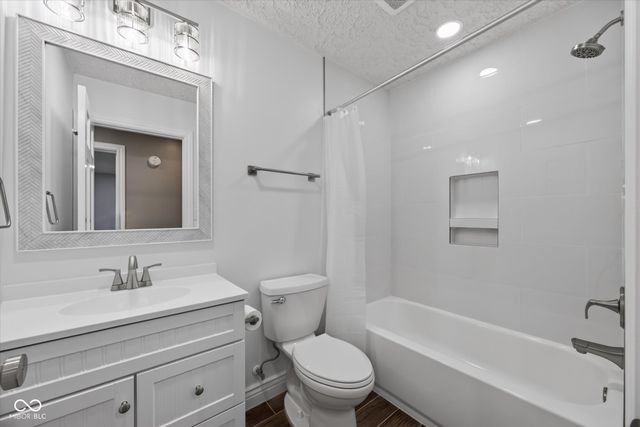 5110 N Echo Bend Boulevard, Bloomington, IN 47404