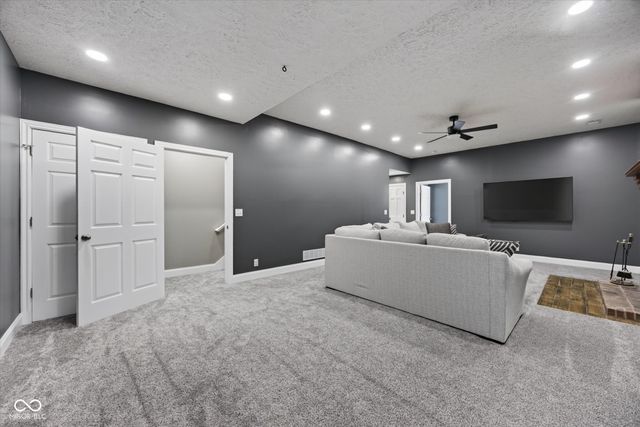 5110 N Echo Bend Boulevard, Bloomington, IN 47404