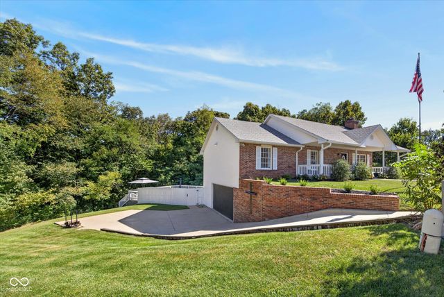 5110 N Echo Bend Boulevard, Bloomington, IN 47404