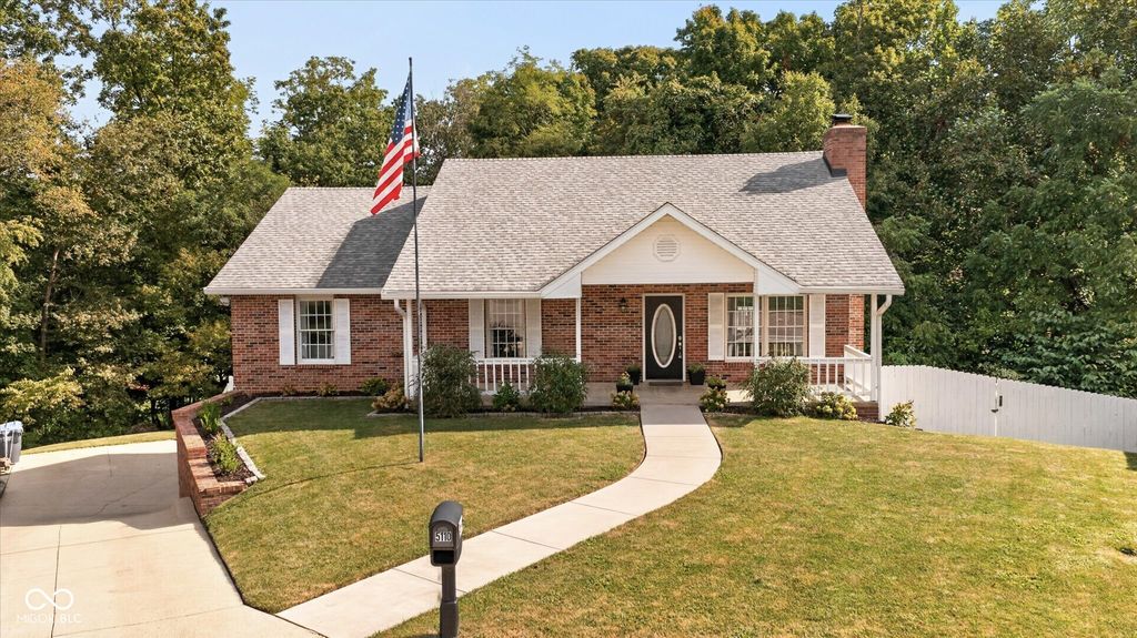 5110 N Echo Bend Boulevard, Bloomington, IN 47404