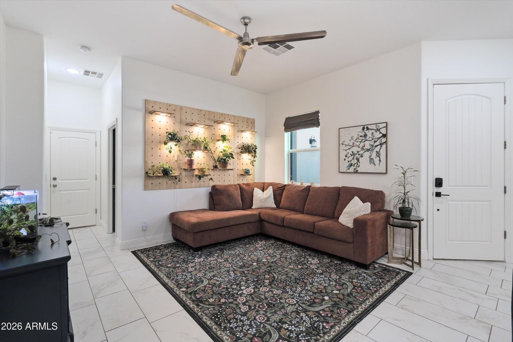 Image 19 of property listing at 1822 W EL CAMINITO Drive, Phoenix, AZ 85021