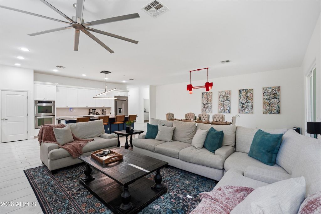 Image 24 of property listing at 1822 W EL CAMINITO Drive, Phoenix, AZ 85021