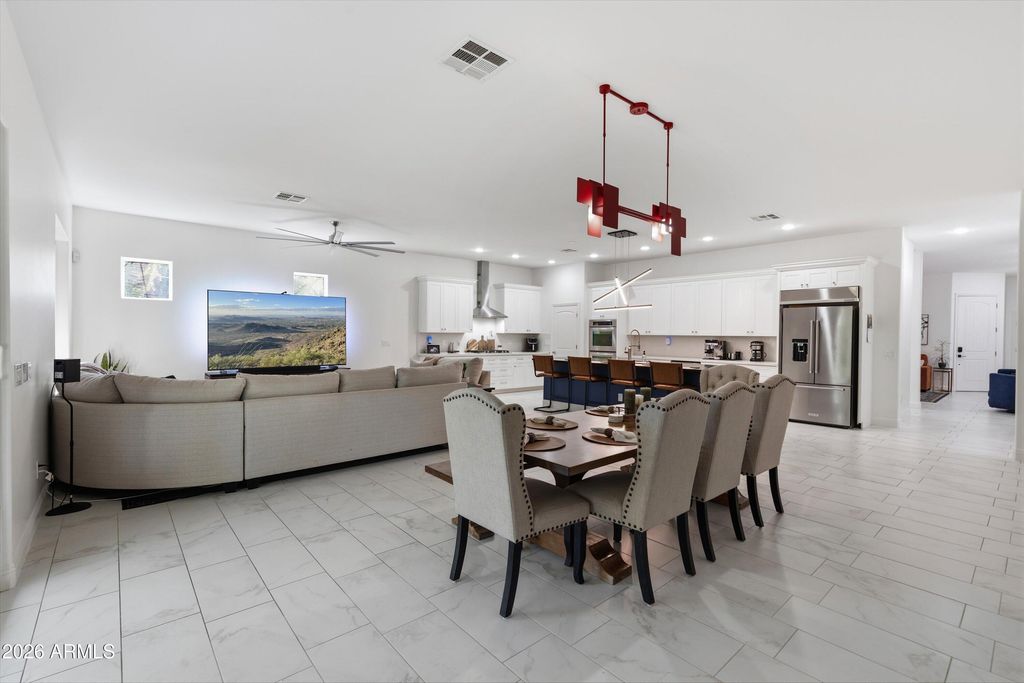 Image 25 of property listing at 1822 W EL CAMINITO Drive, Phoenix, AZ 85021